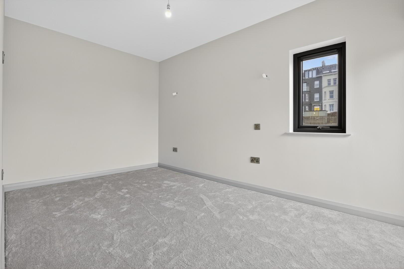 Penthouse Apartment, 17 The Promenade 28 of 45