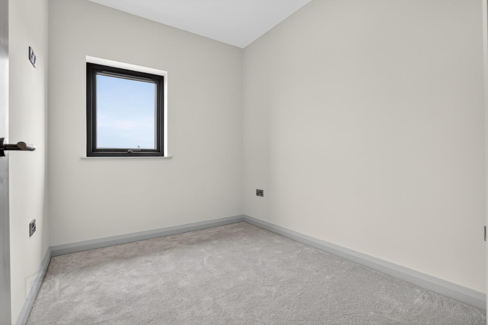 Penthouse Apartment, 17 The Promenade 31 of 45