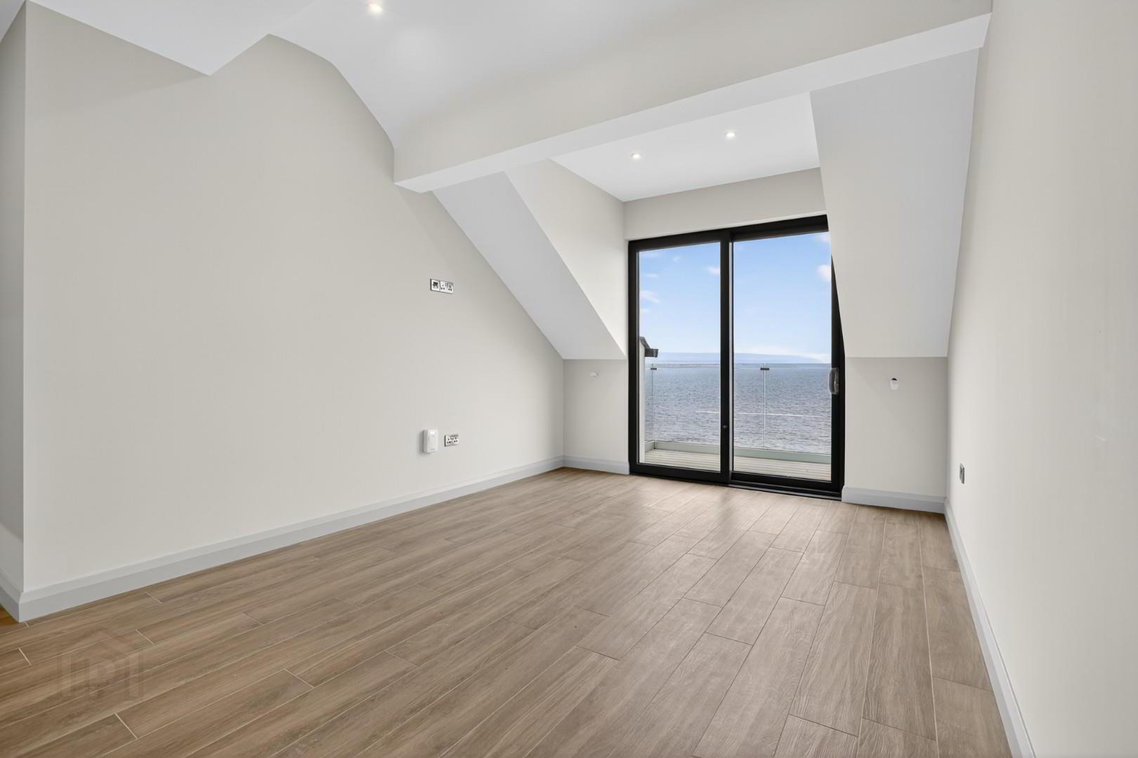 Penthouse Apartment, 17 The Promenade 12 of 45