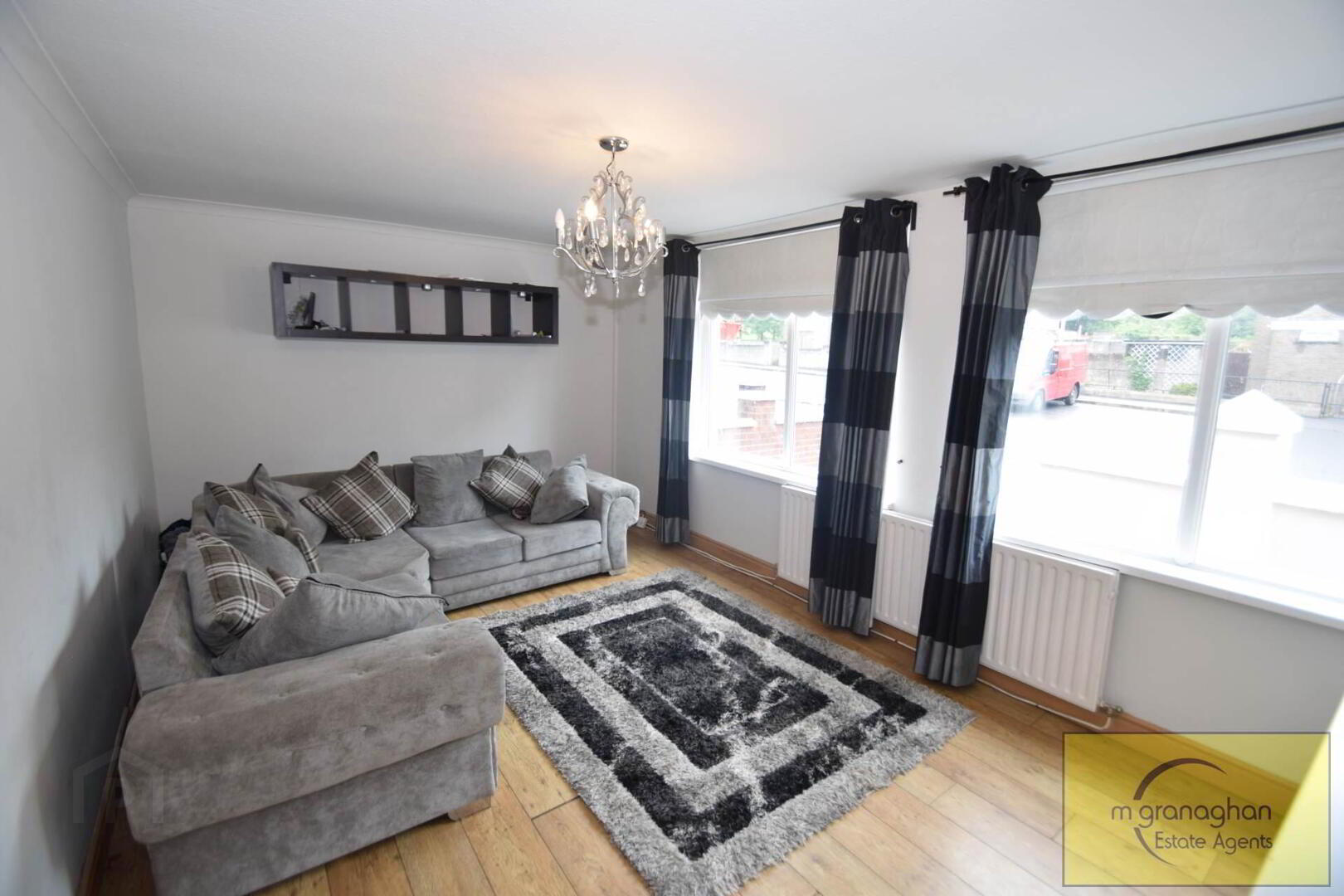9 Glasvey Park 4 of 28
