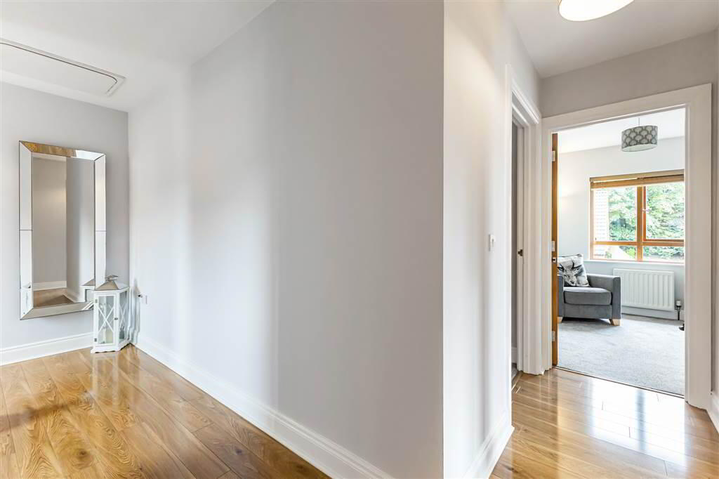 Apt 34, 2 Annadale Square 9 of 17