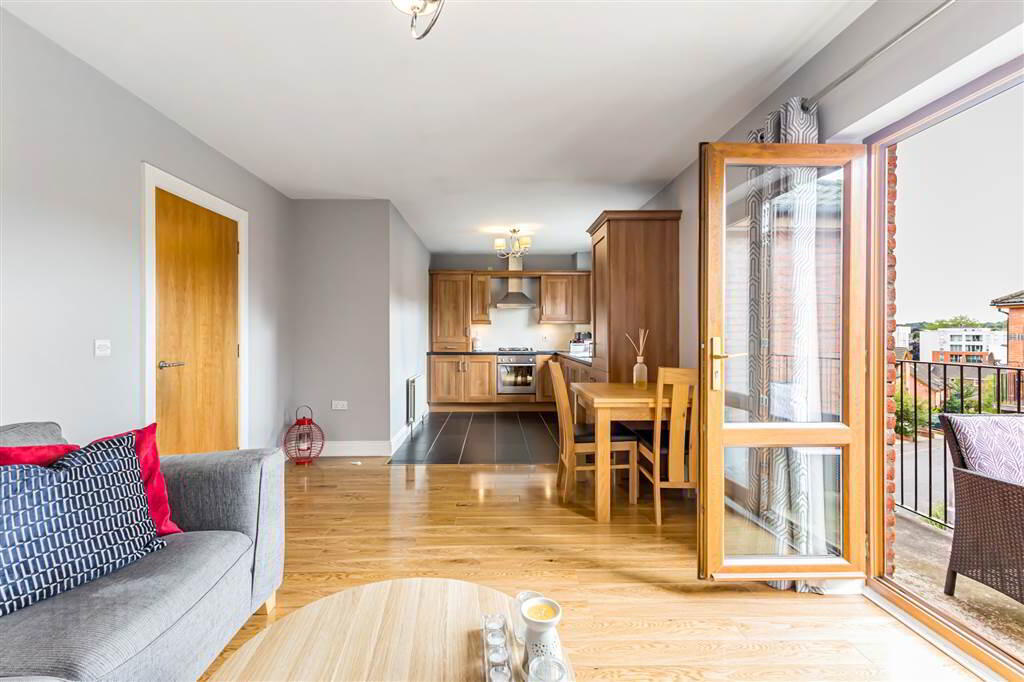 Apt 34, 2 Annadale Square 3 of 17