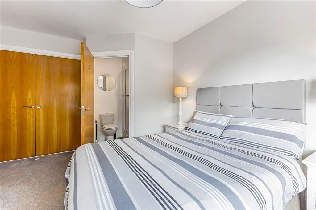 Apt 34, 2 Annadale Square 11 of 17