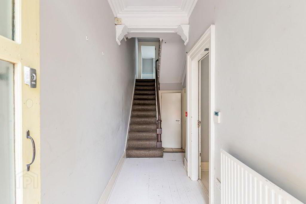64 South Parade 4 of 37
