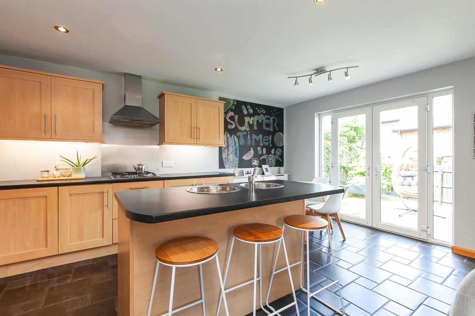 2 Fernridge Avenue 12 of 27