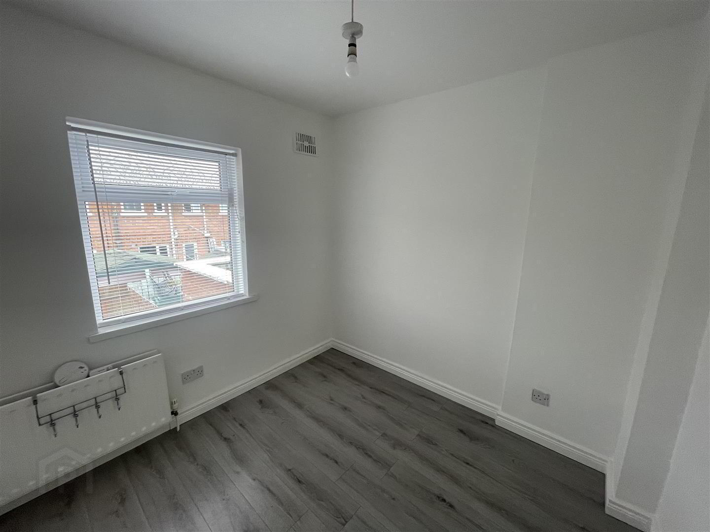 30 Andersonstown Park 10 of 13
