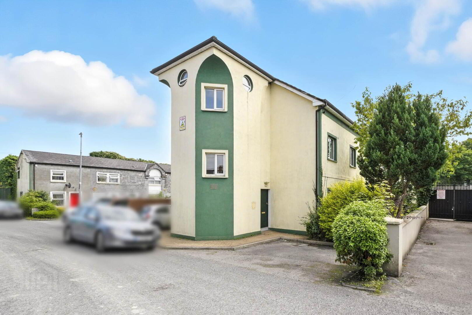 property description image