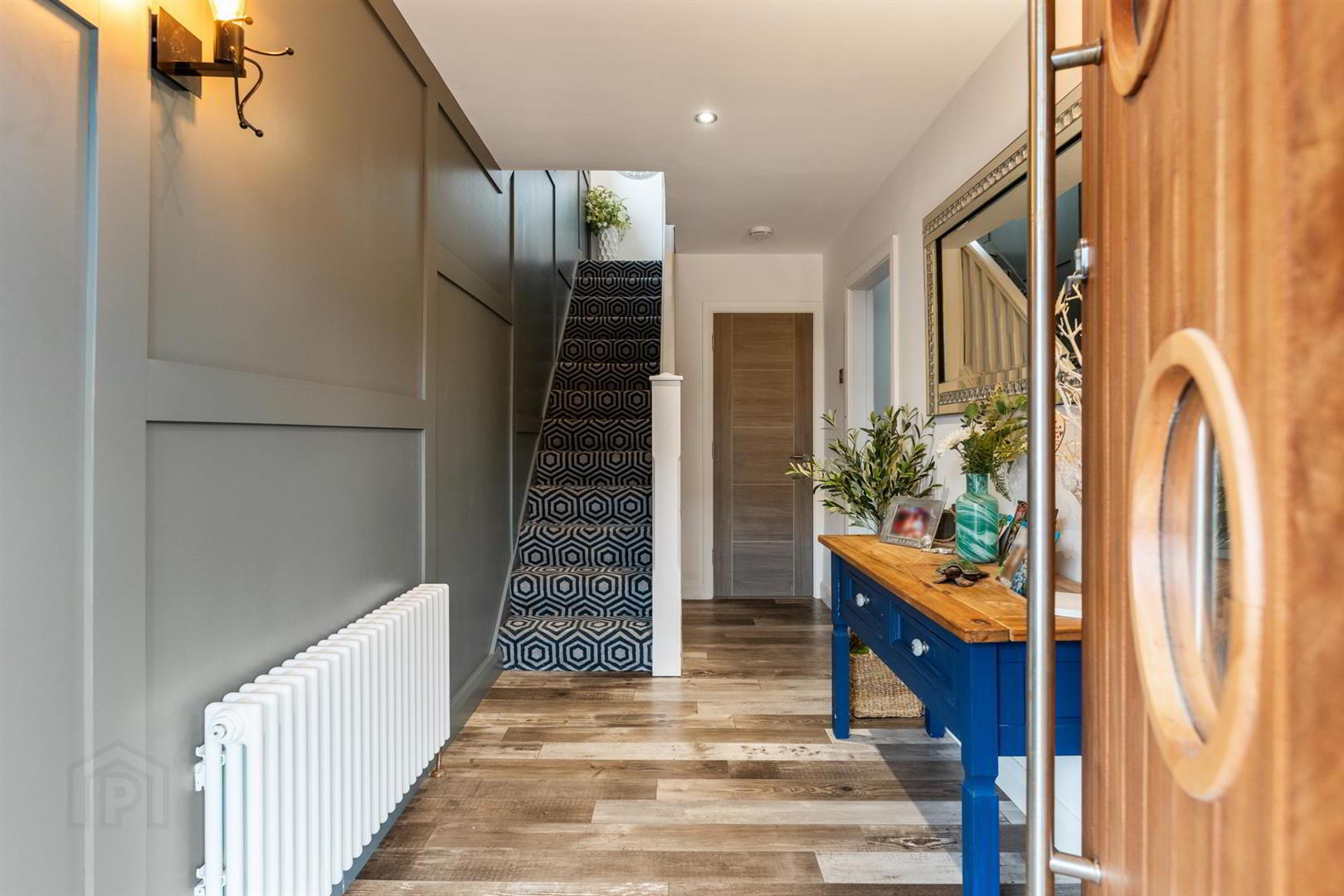 8 Hollymount Road 4 of 27