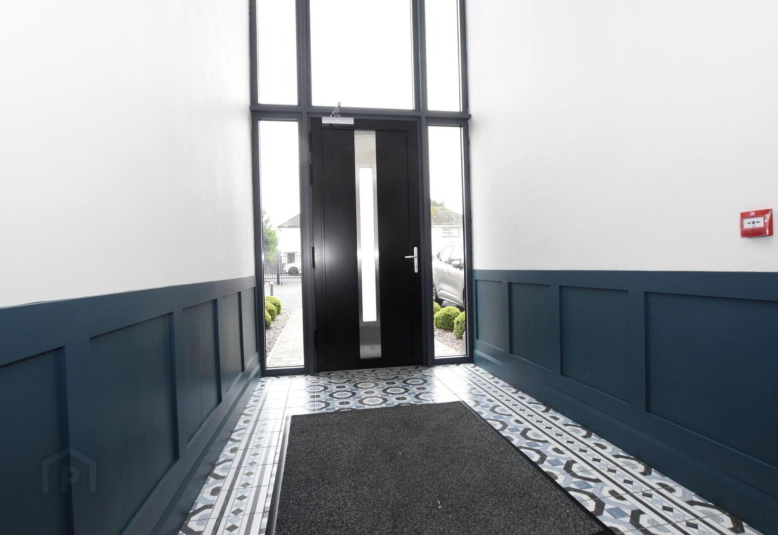Apt 4 Contemporary First Floor Apartment, 7 Meeting Street 3 of 25