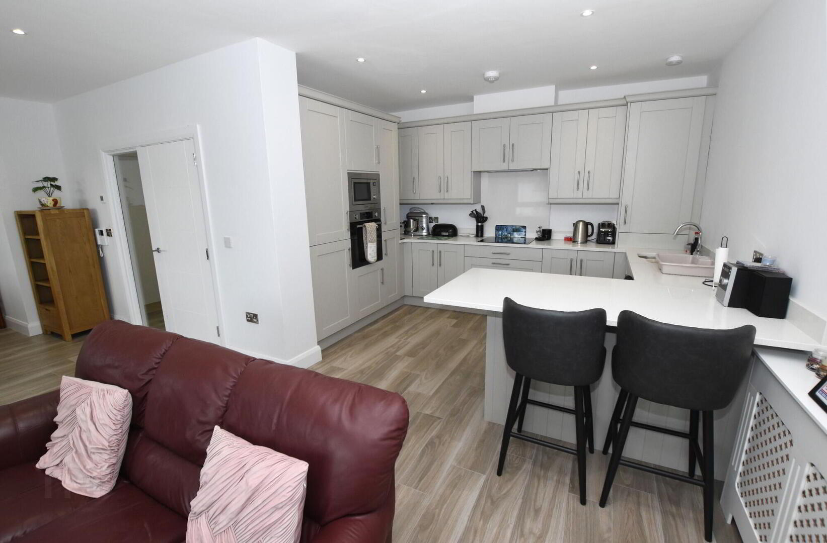 Apt 4 Contemporary First Floor Apartment, 7 Meeting Street 10 of 25