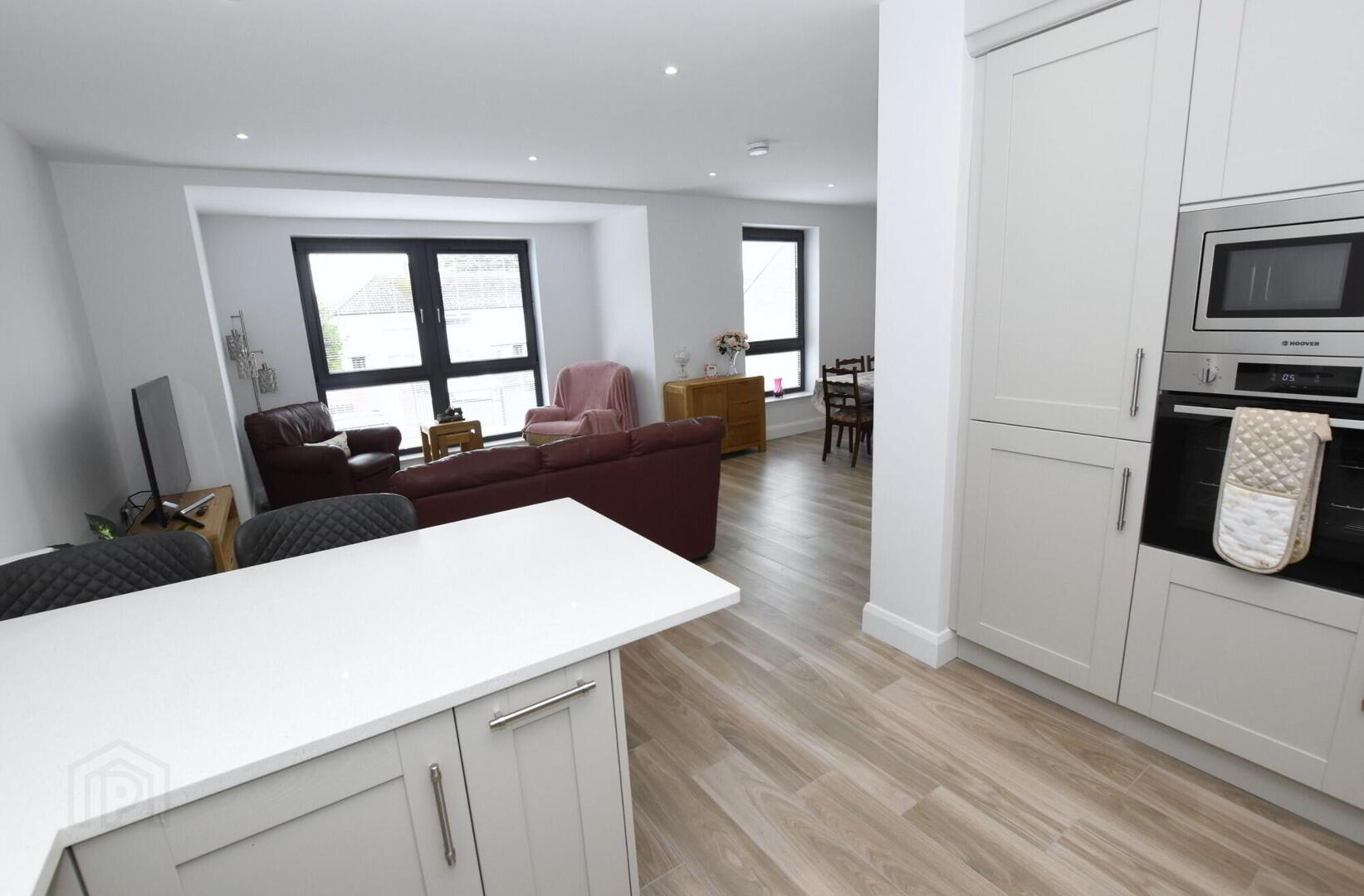 Apt 4 Contemporary First Floor Apartment, 7 Meeting Street 13 of 25