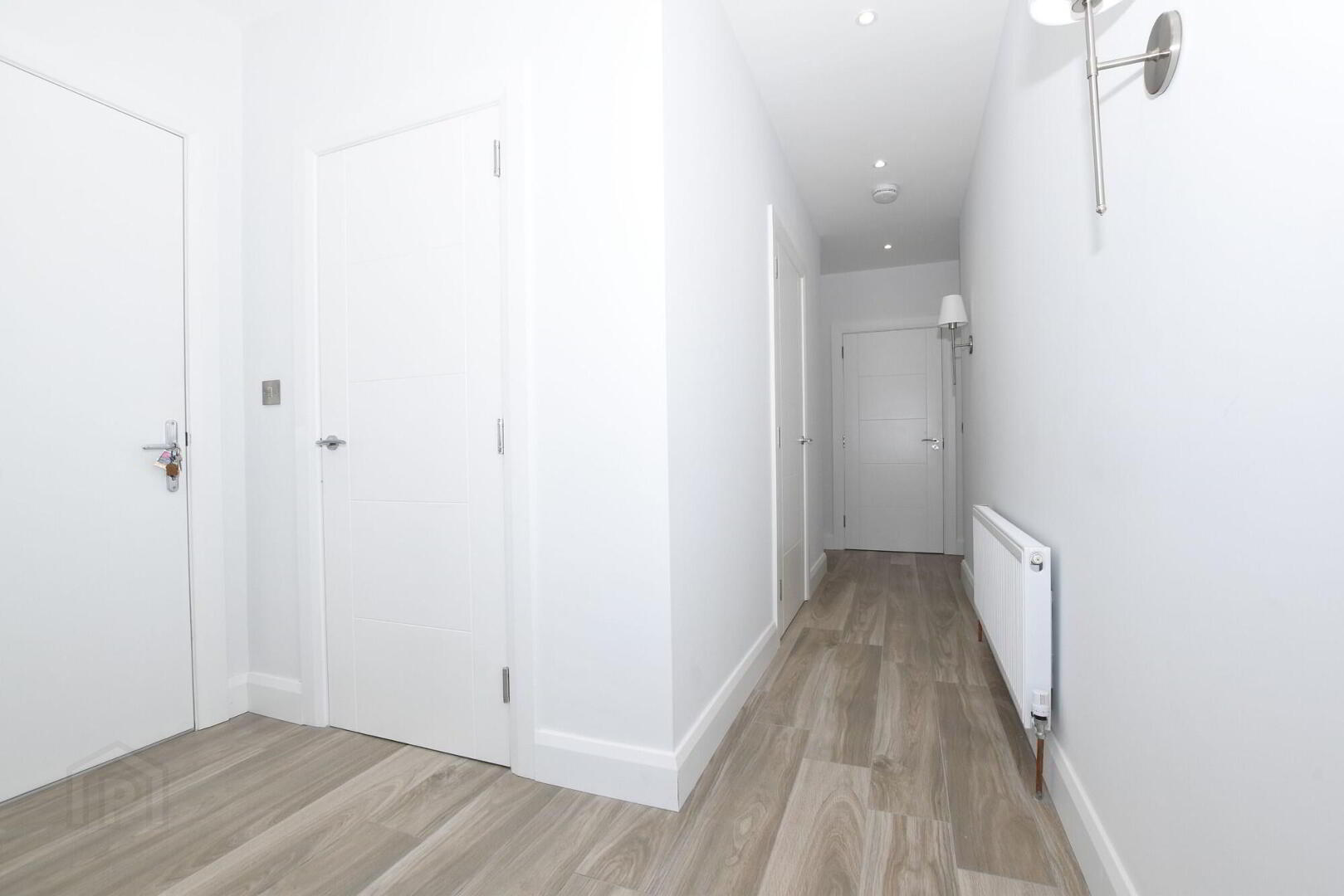 Apt 4 Contemporary First Floor Apartment, 7 Meeting Street 16 of 25