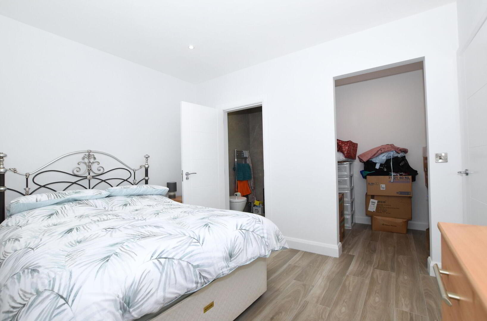 Apt 4 Contemporary First Floor Apartment, 7 Meeting Street 18 of 25