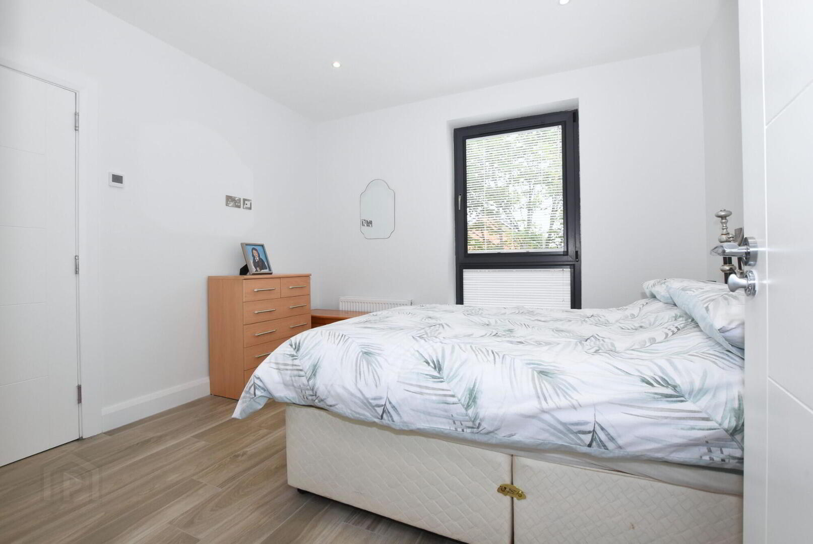 Apt 4 Contemporary First Floor Apartment, 7 Meeting Street 19 of 25