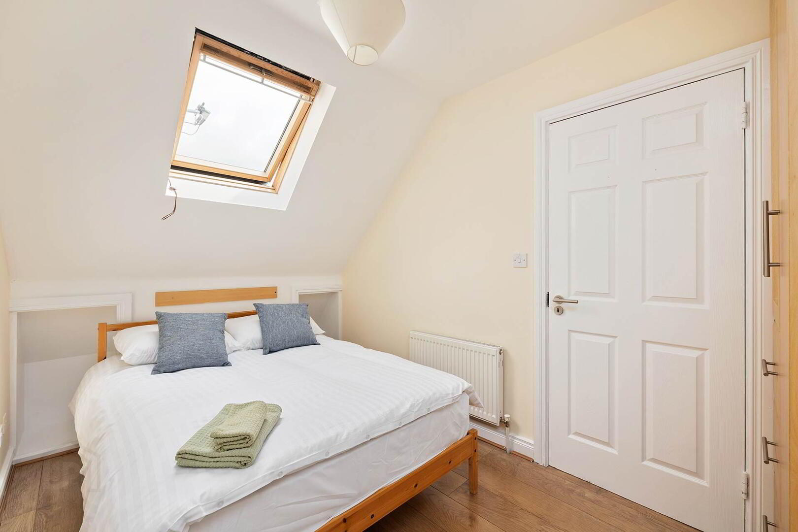 Apt 7, Church Court 17 of 23
