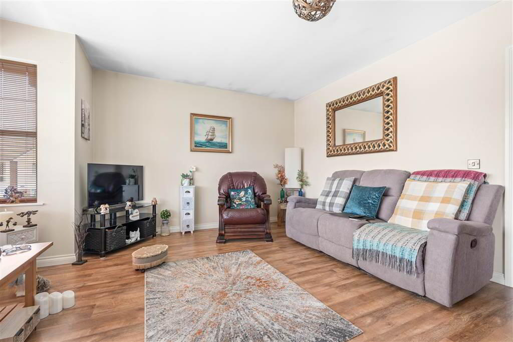 10 Westbourne Manor 7 of 22