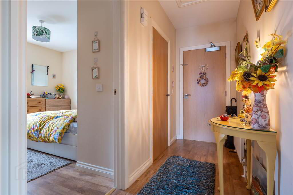 10 Westbourne Manor 5 of 22