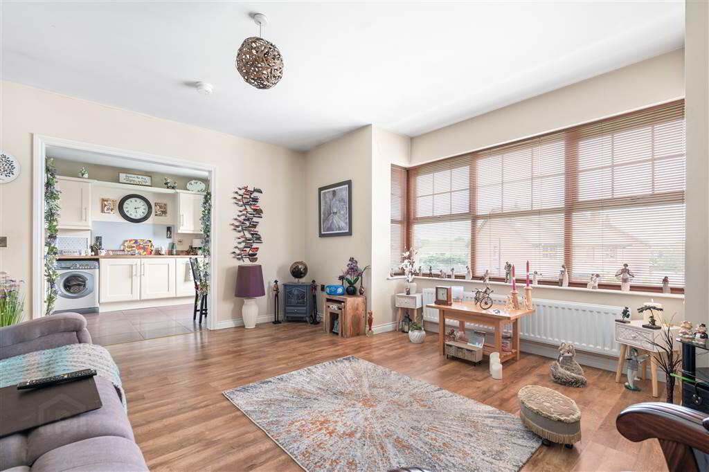 10 Westbourne Manor 8 of 22