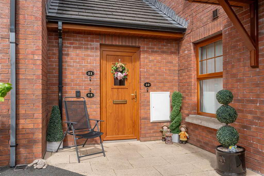 10 Westbourne Manor 2 of 22