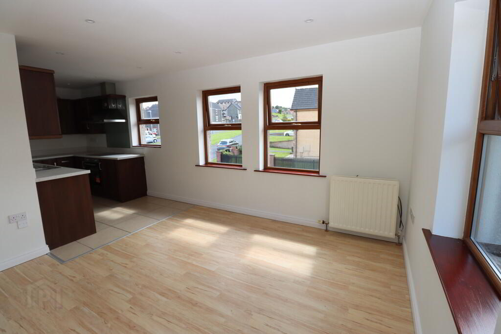 7 Aylesbury Avenue 4 of 12