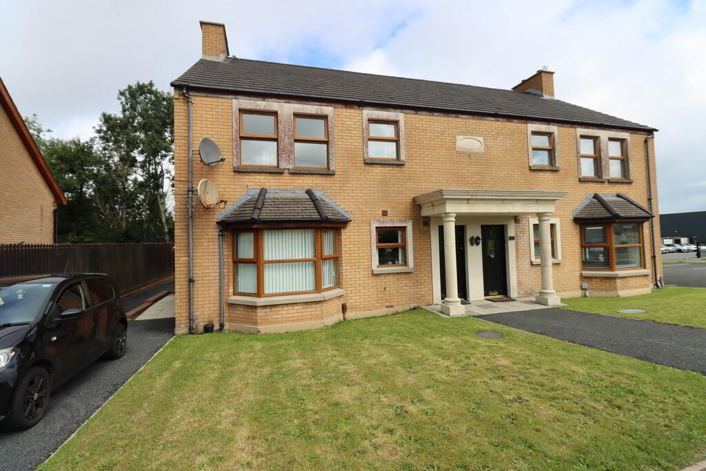 7 Aylesbury Avenue 1 of 12