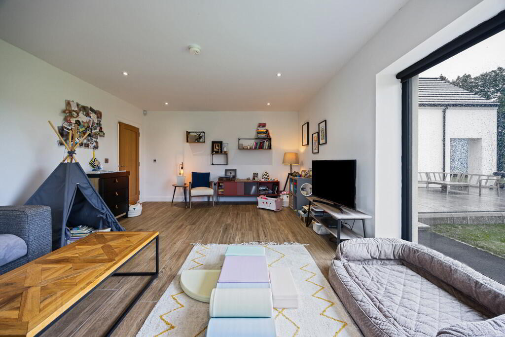 43c Monree Road 8 of 49