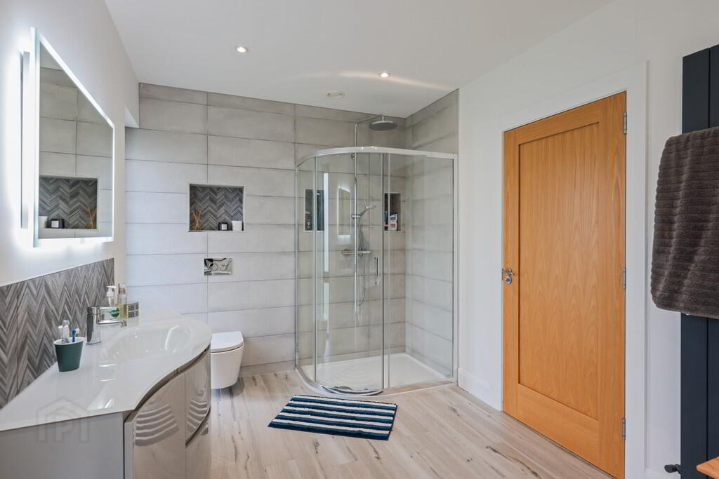 43c Monree Road 33 of 49