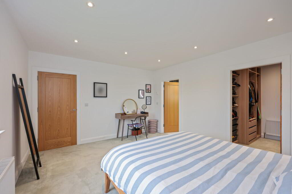 43c Monree Road 24 of 49