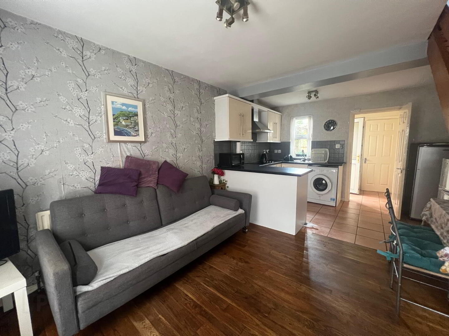 4 Hugh Street 2 of 8