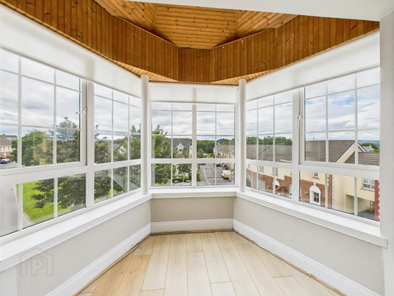 Apt, 6 Carn Glas Court 10 of 16