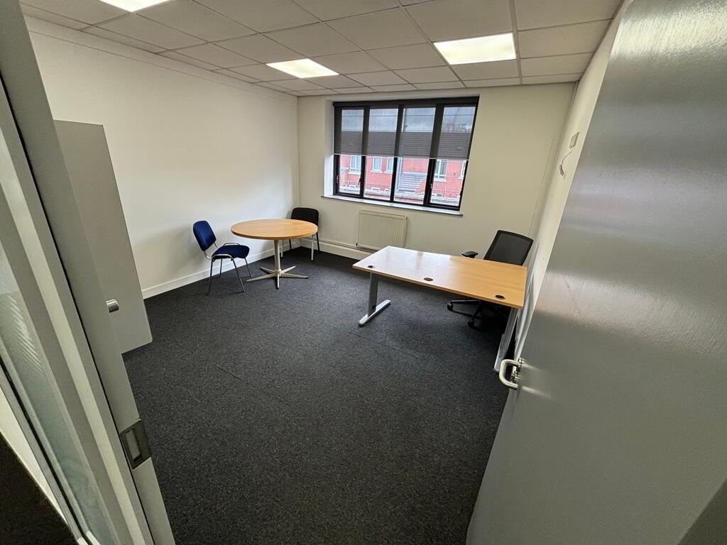 Unit 7b, Linfield Road 6 of 6