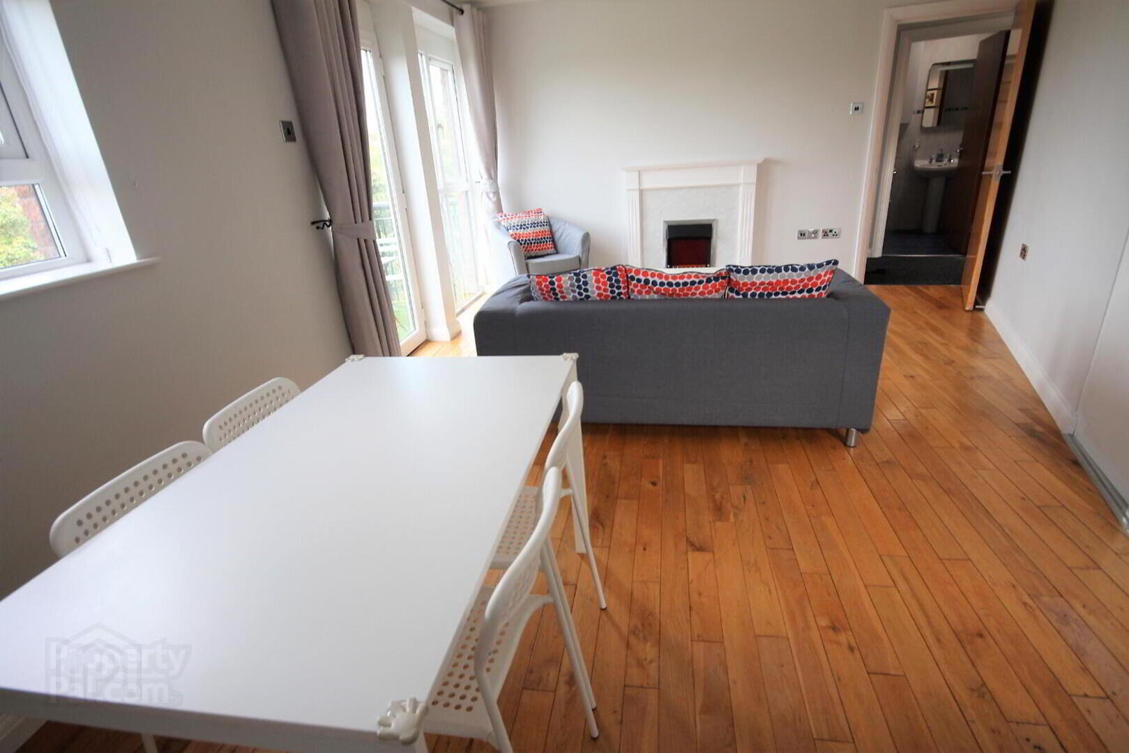 49 Cromwell Court 4 of 13
