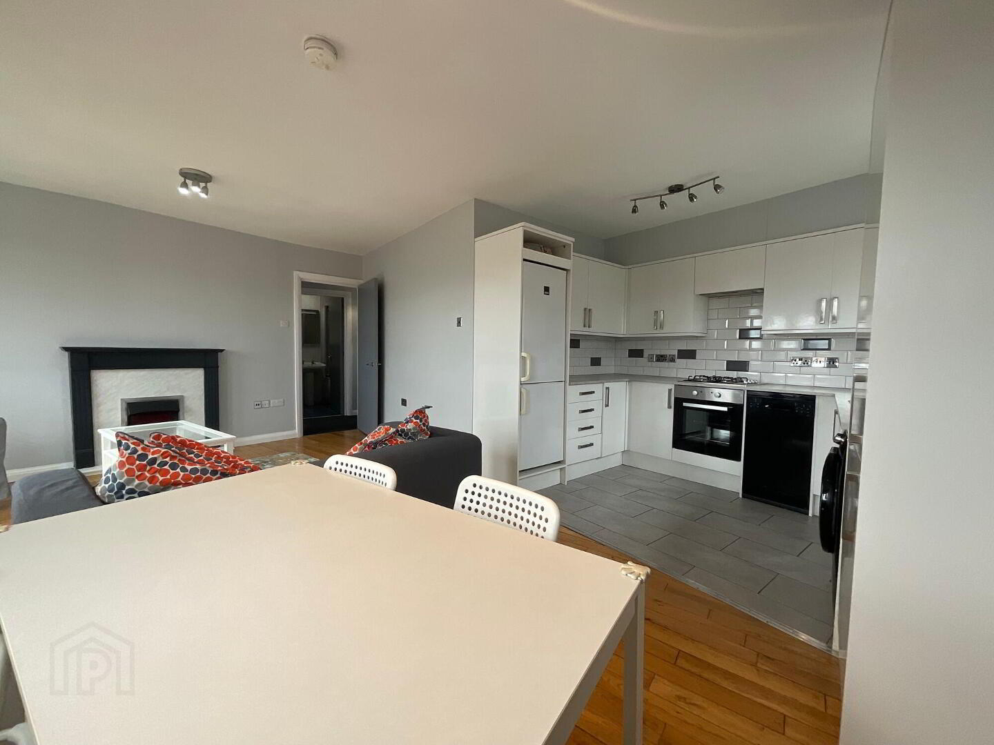49 Cromwell Court 13 of 17