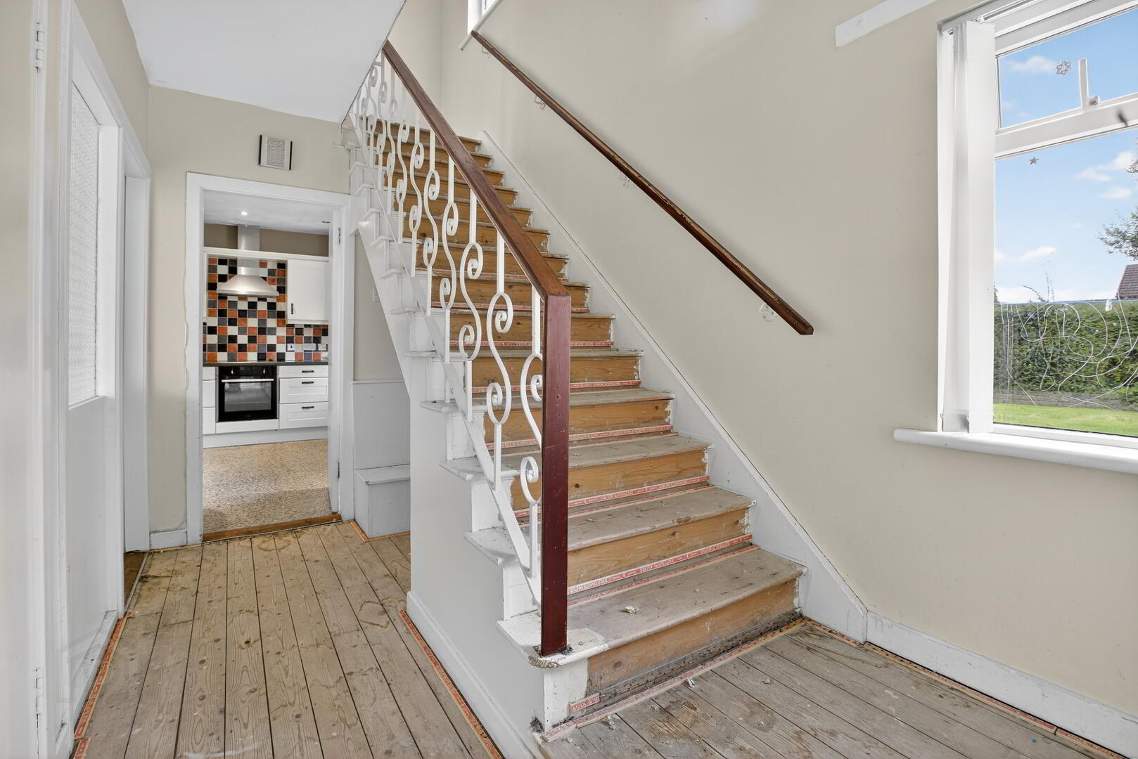 7 Parkmount Road 3 of 19