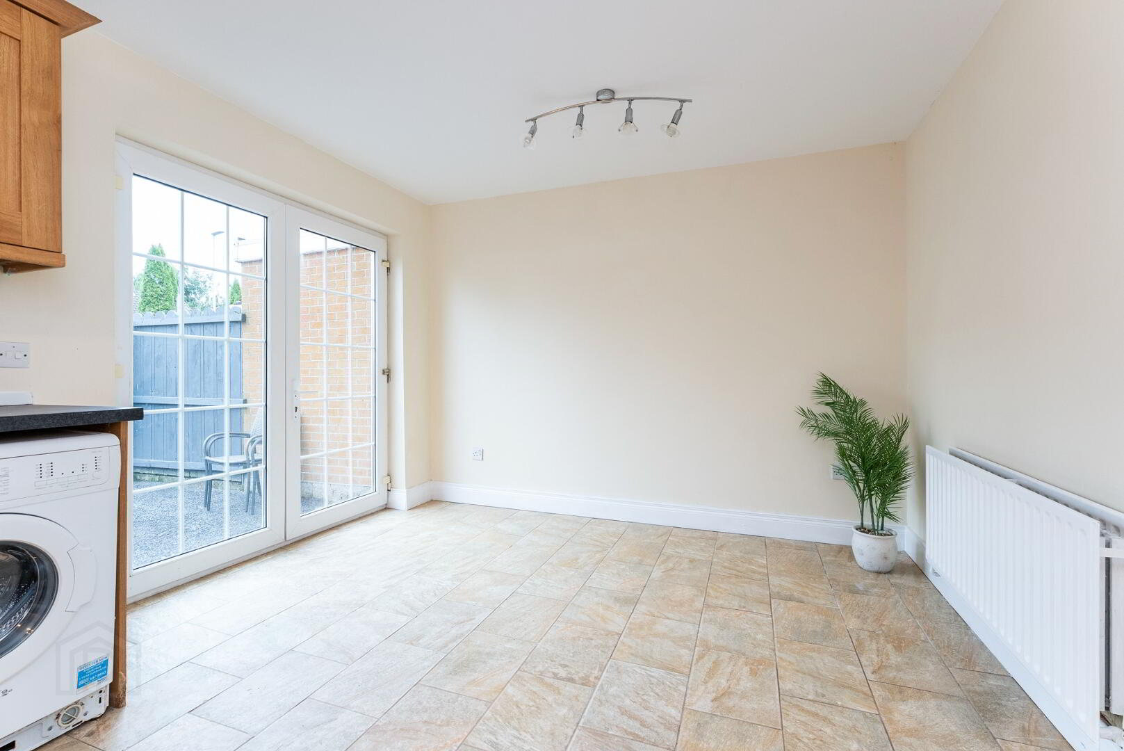303 Pinebank 8 of 21
