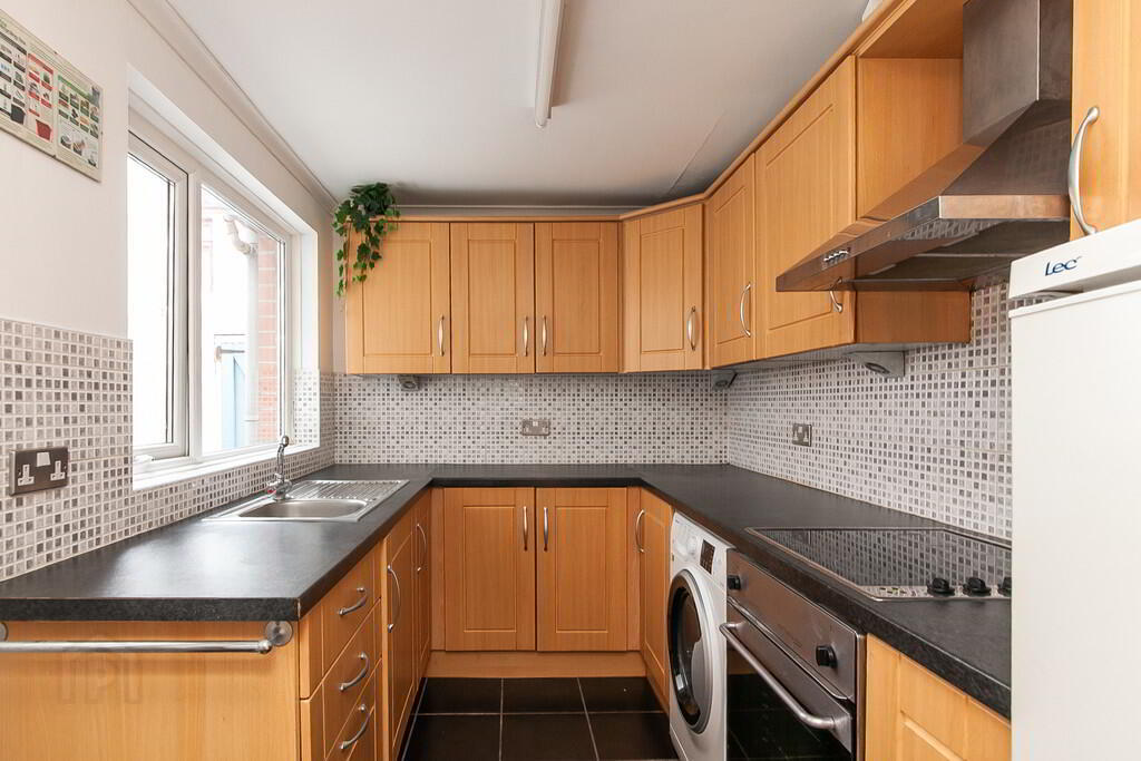 20 Surrey Street 12 of 23