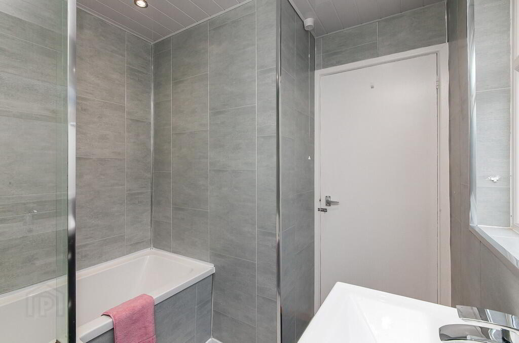 20 Surrey Street 15 of 23
