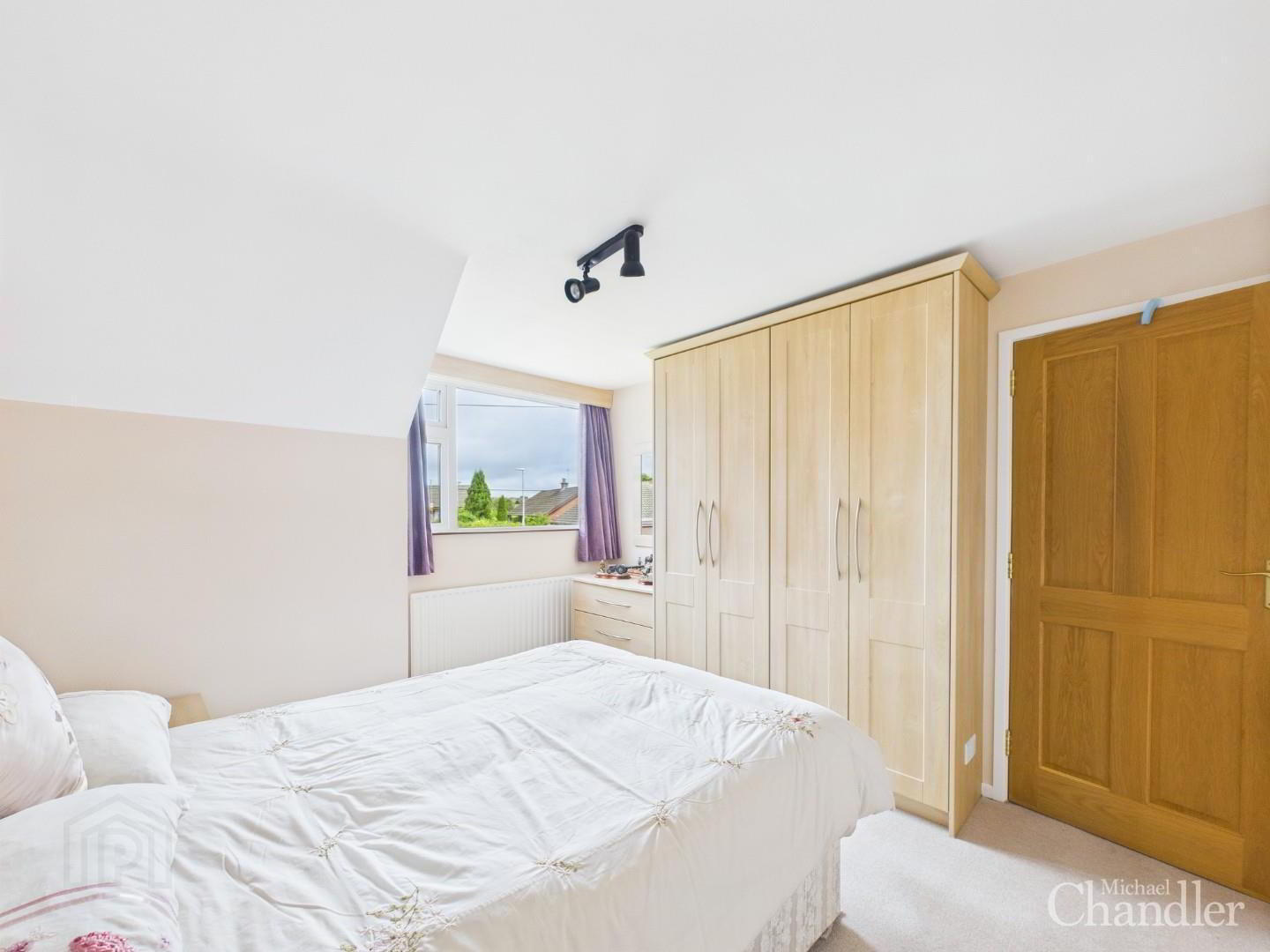 40 Blenheim Park 16 of 24