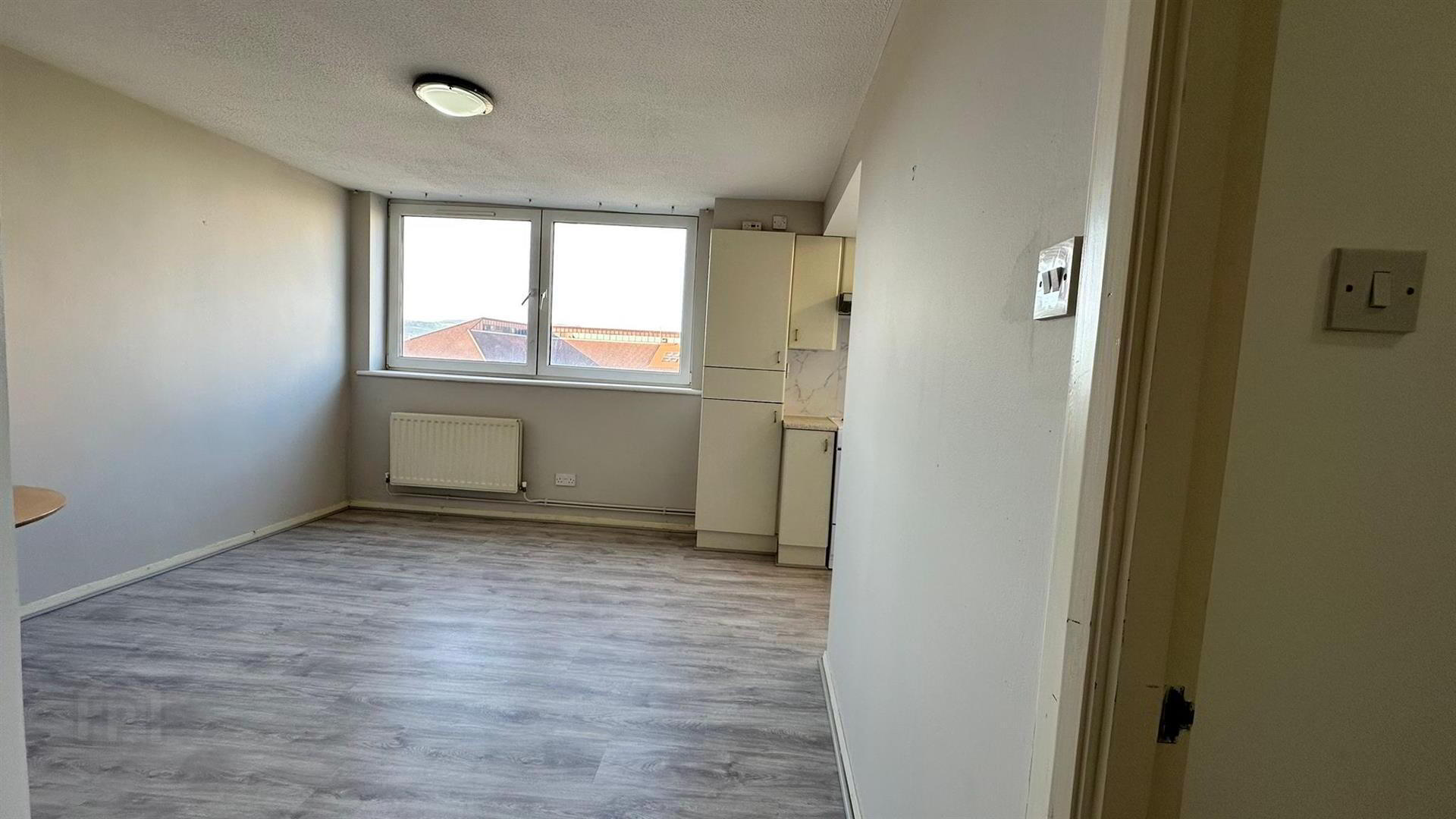 Apt 307, Bradbury Court 4 of 8