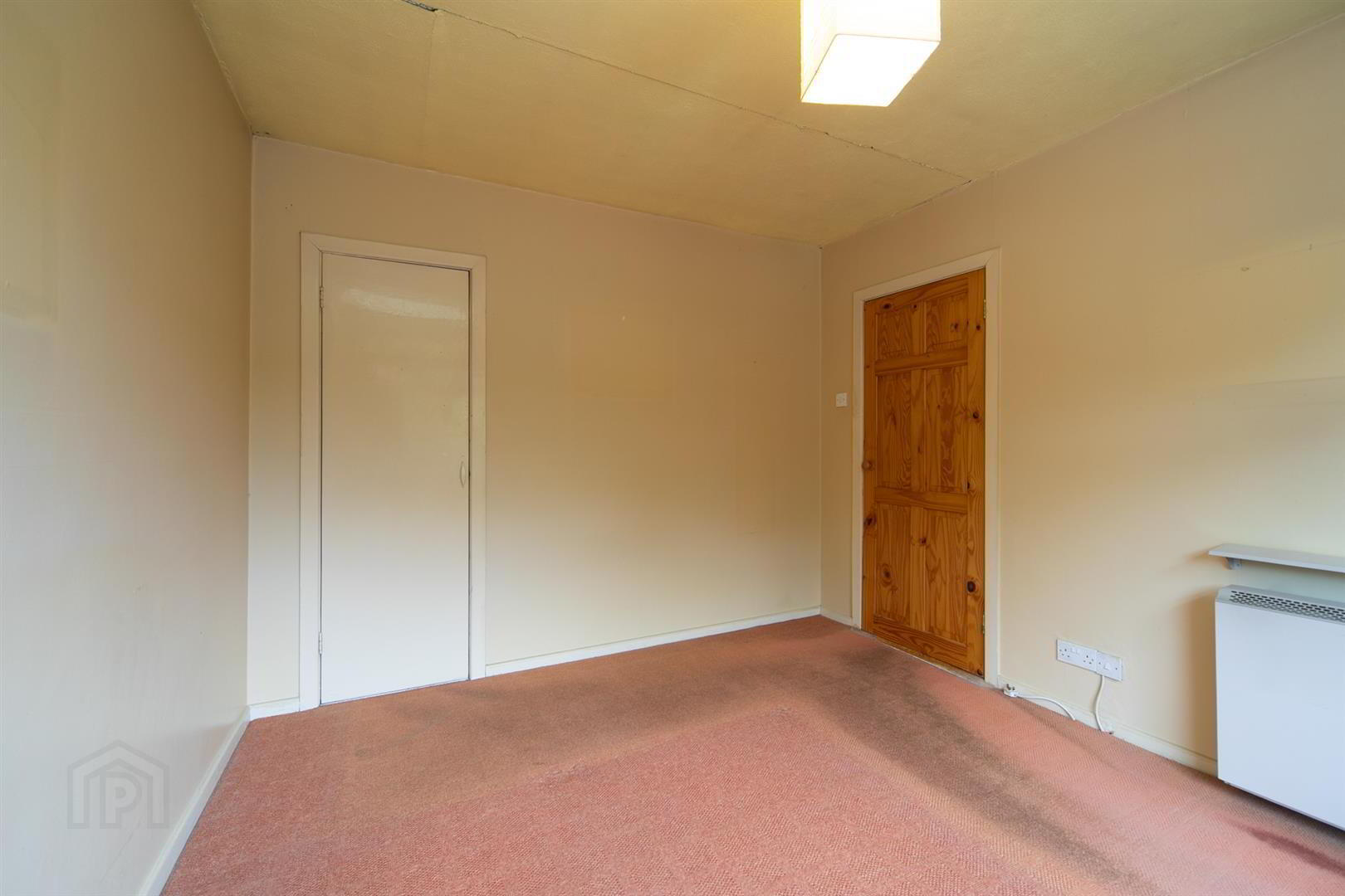 32 Robbs Road 18 of 28