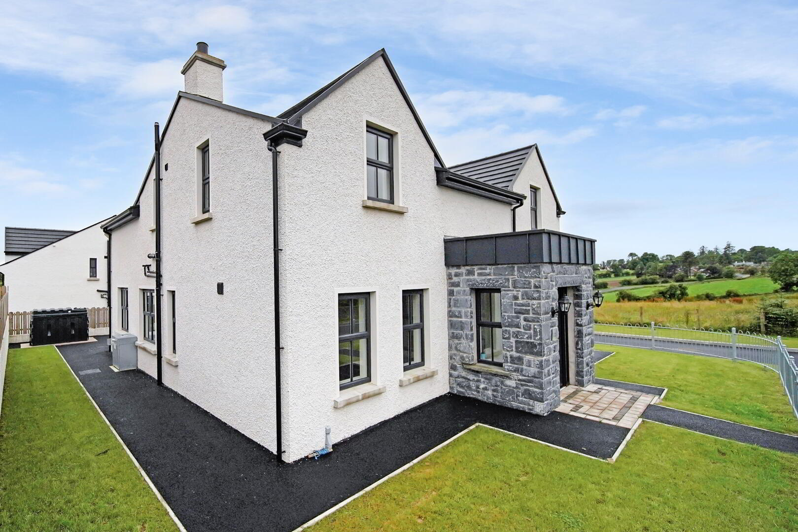 2 Esker Road 28 of 31