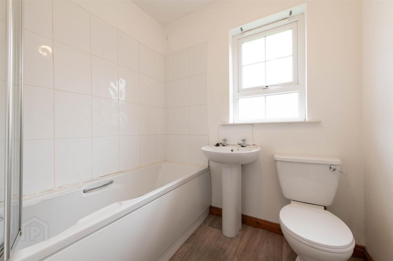 67 Summerhill Brae 14 of 17