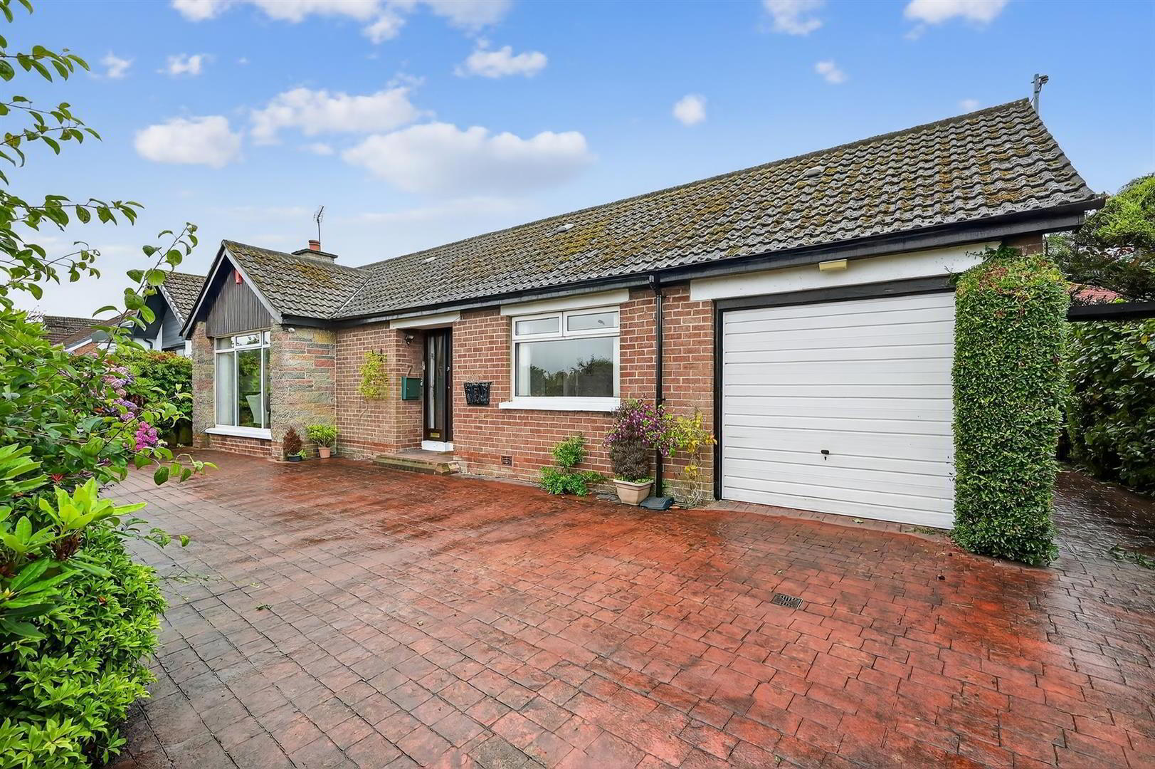 7 Clonmore Park 2 of 29