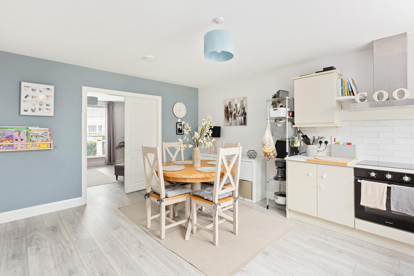 3 Saint Helen’s Avenue 9 of 25