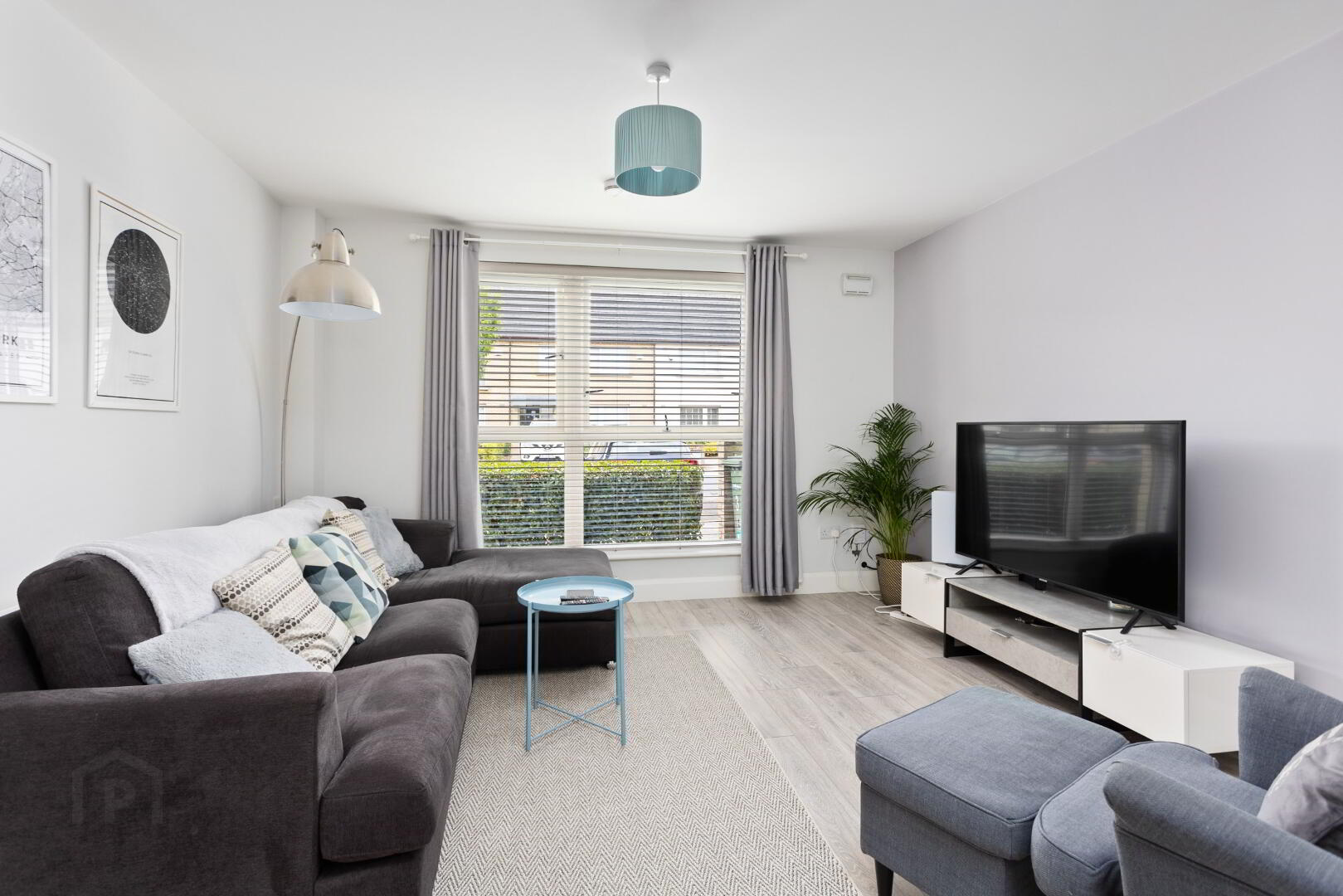 3 Saint Helen’s Avenue 5 of 25