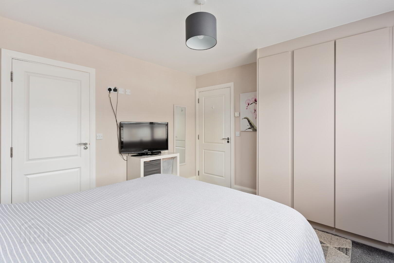 3 Saint Helen’s Avenue 13 of 25