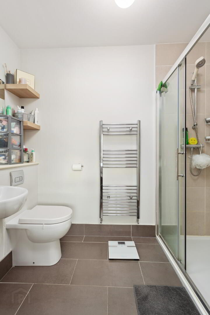 3 Saint Helen’s Avenue 14 of 25