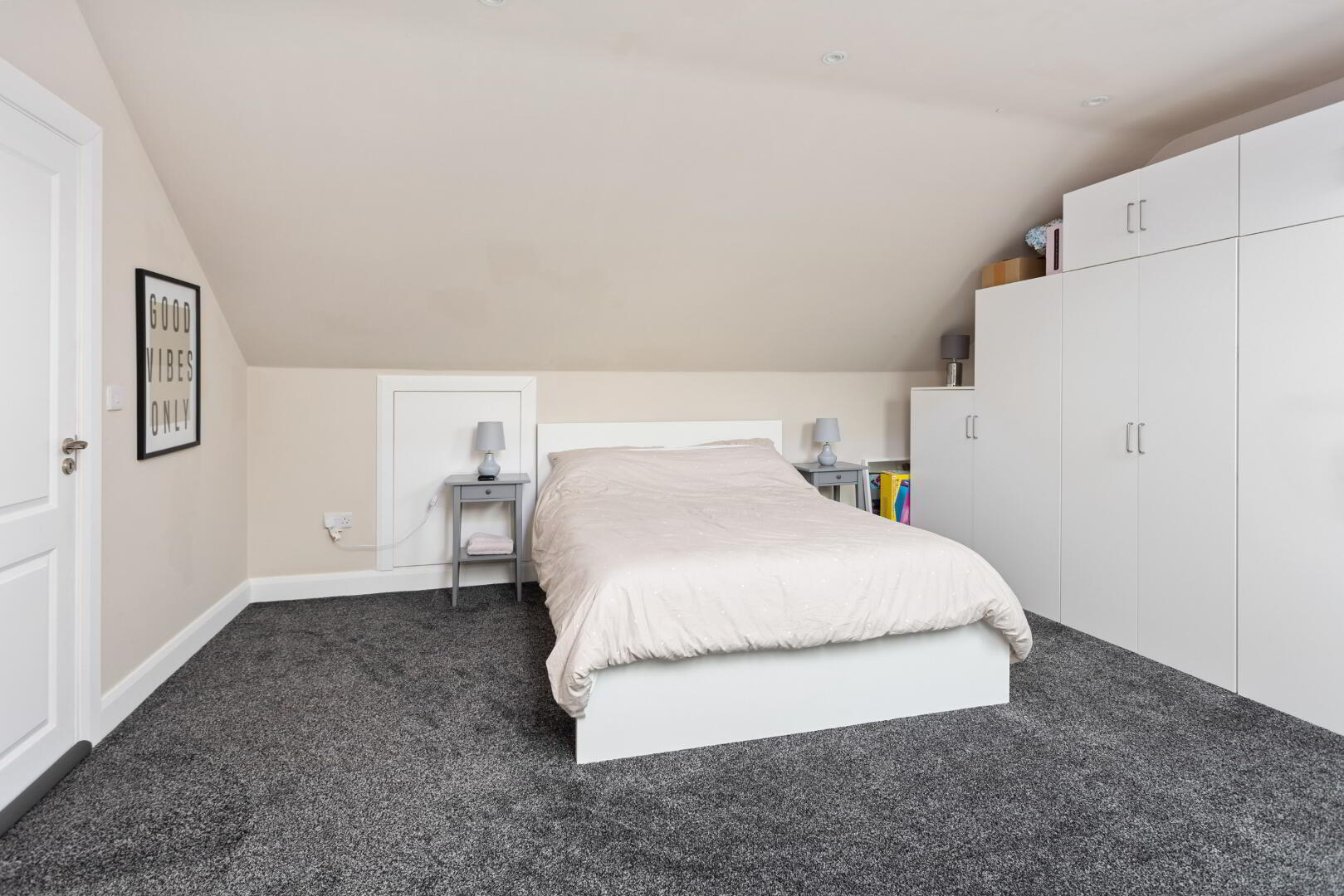 3 Saint Helen’s Avenue 21 of 25