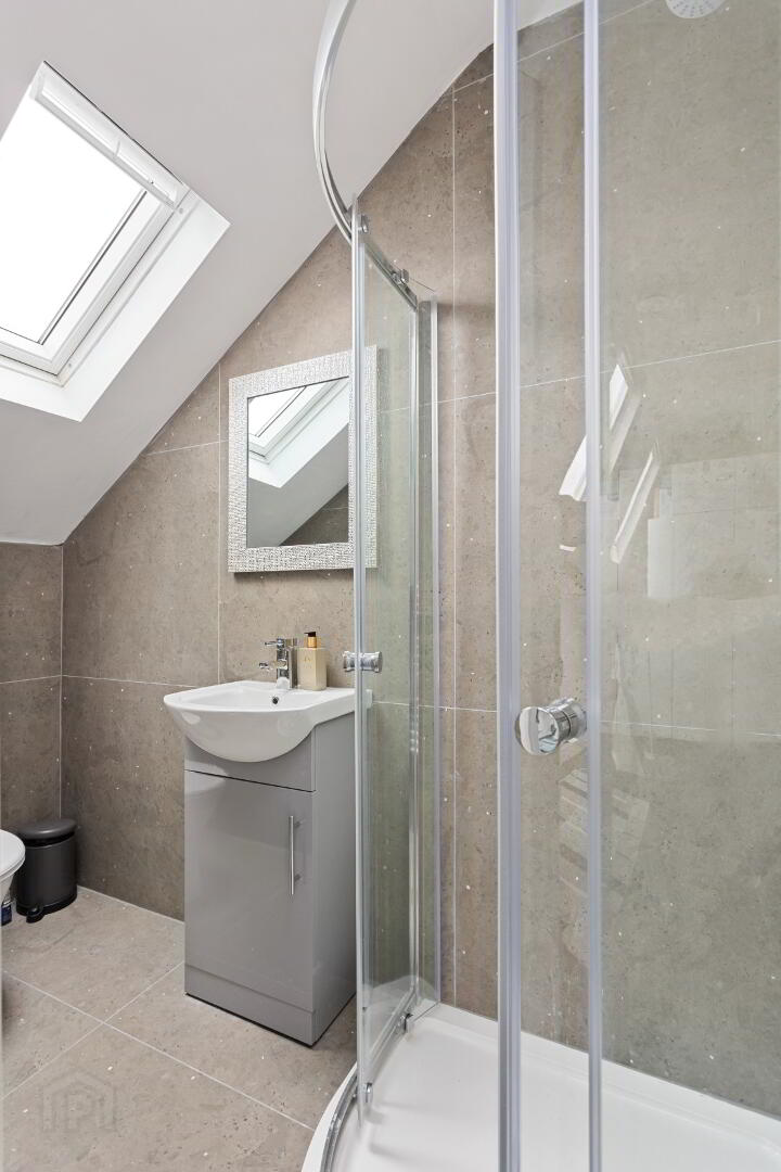 3 Saint Helen’s Avenue 22 of 25
