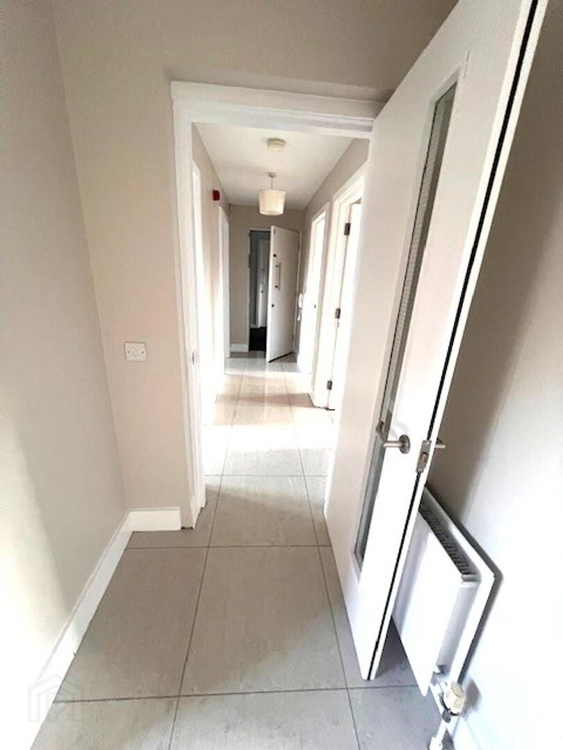 4 Castleton Mews, 6 Castleton Gardens 3 of 11